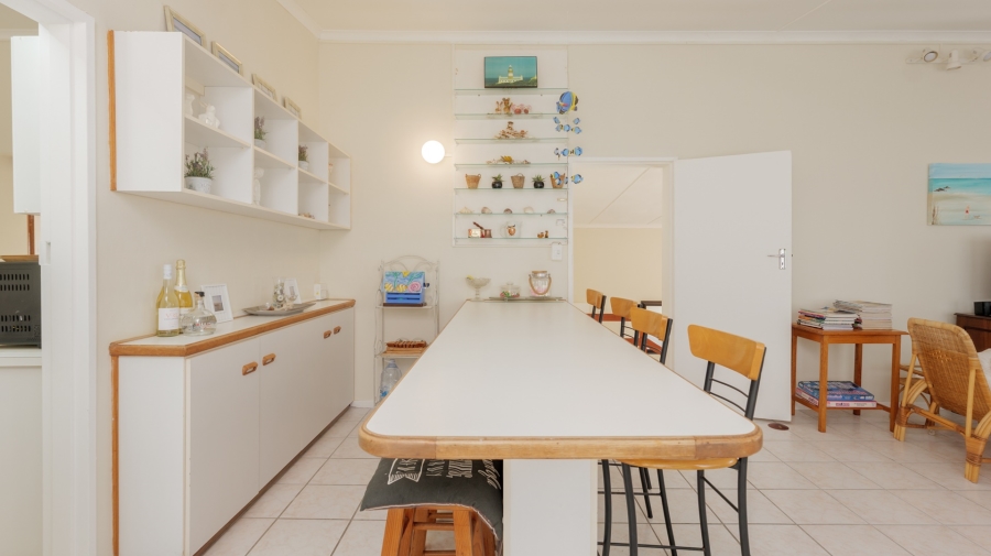 4 Bedroom Property for Sale in Struisbaai Western Cape